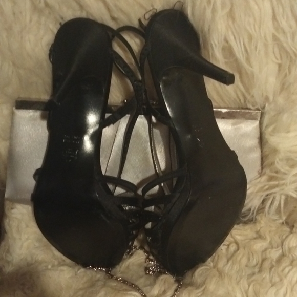 Heels - Picture 4 of 7